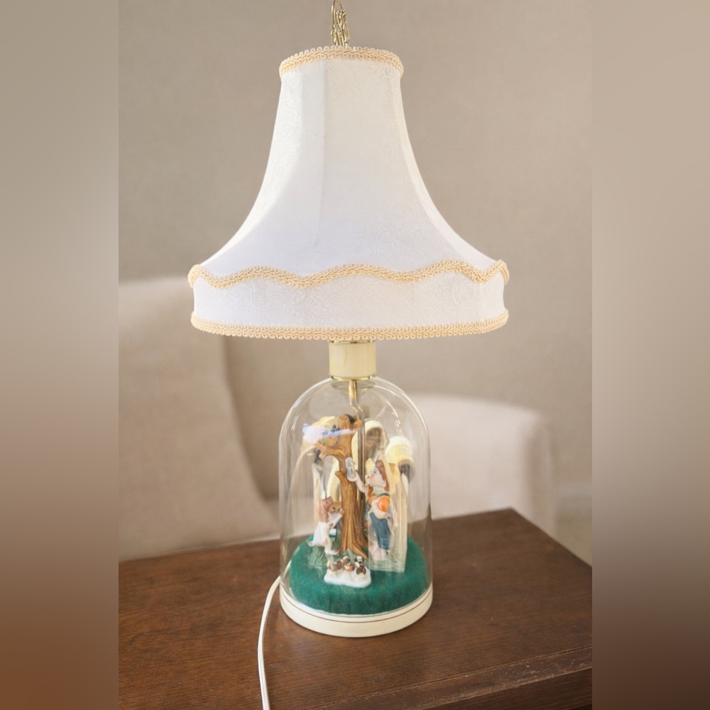 VTG Dome Figurine Table Lamp